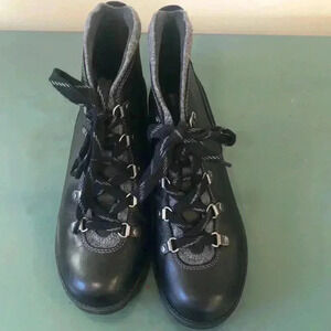 Clarks Faralyn leather ankle lace up boot.